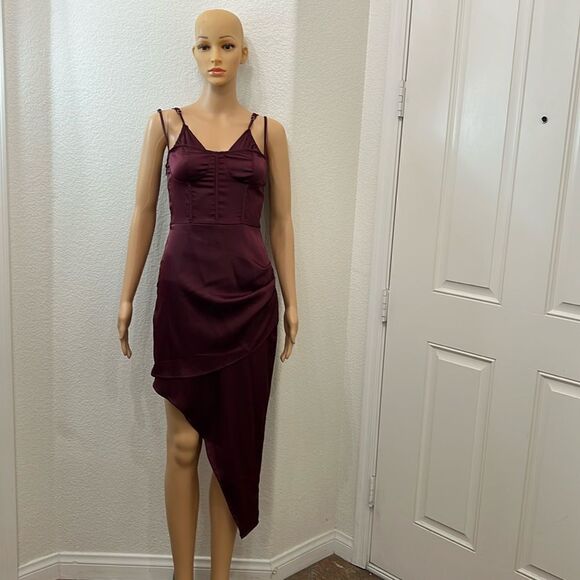 Pretty Little Thing Woman’s Dress Sz 4 Burgundy Strappy Corset Ruched Bodycon - Picture 1 of 12